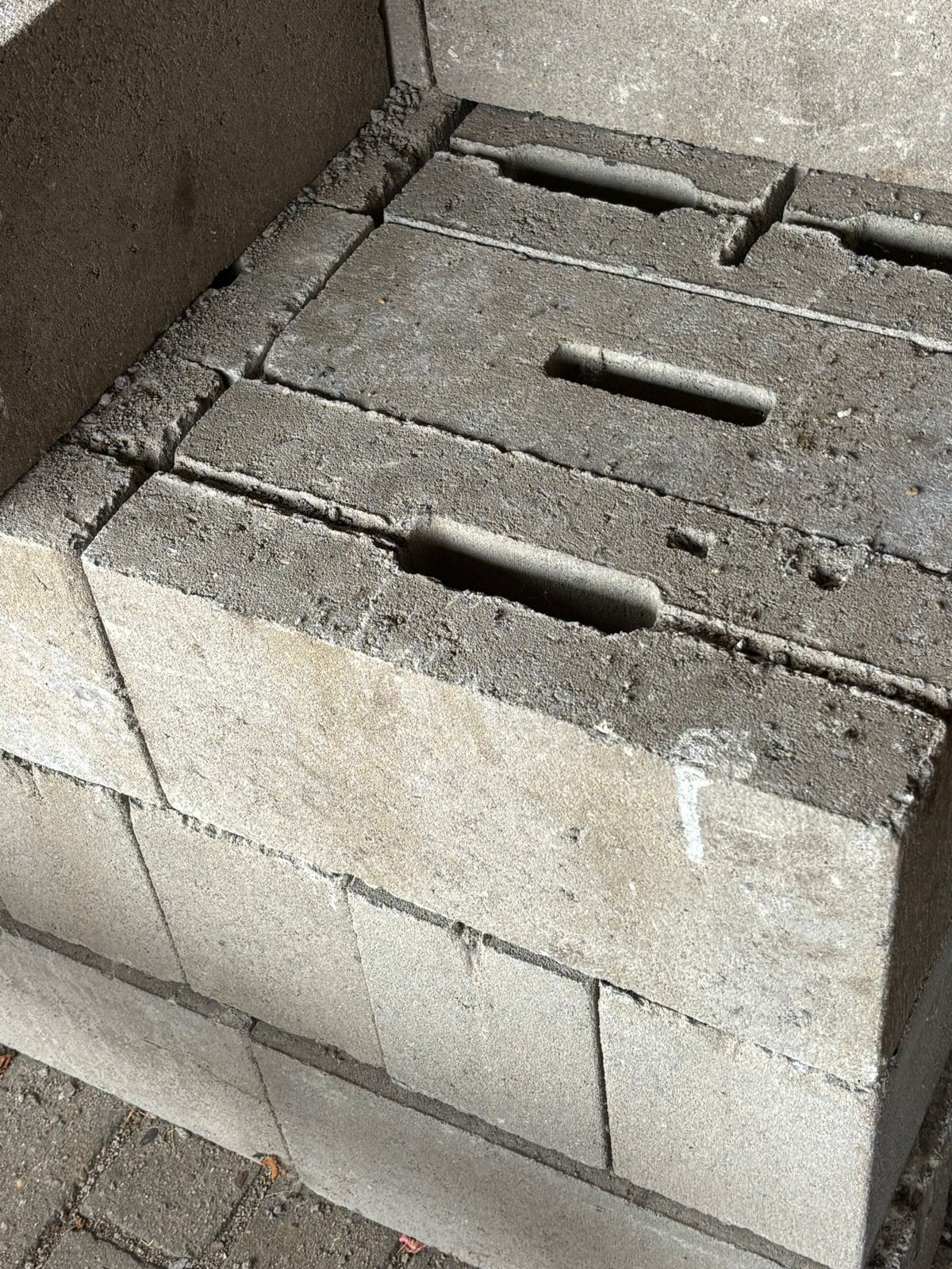 Betonblokken, Enlèvement, Comme neuf