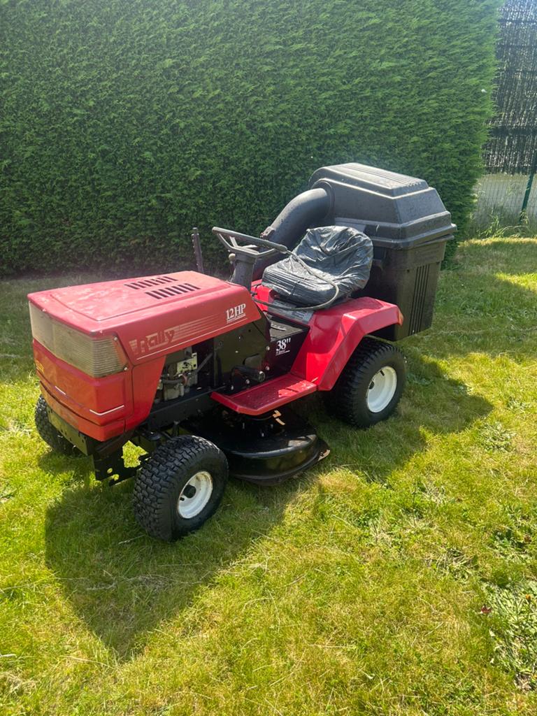 Rally zitmaaier 12PK motor | 38 inch maaidek, Enlèvement, Utilisé, Rally