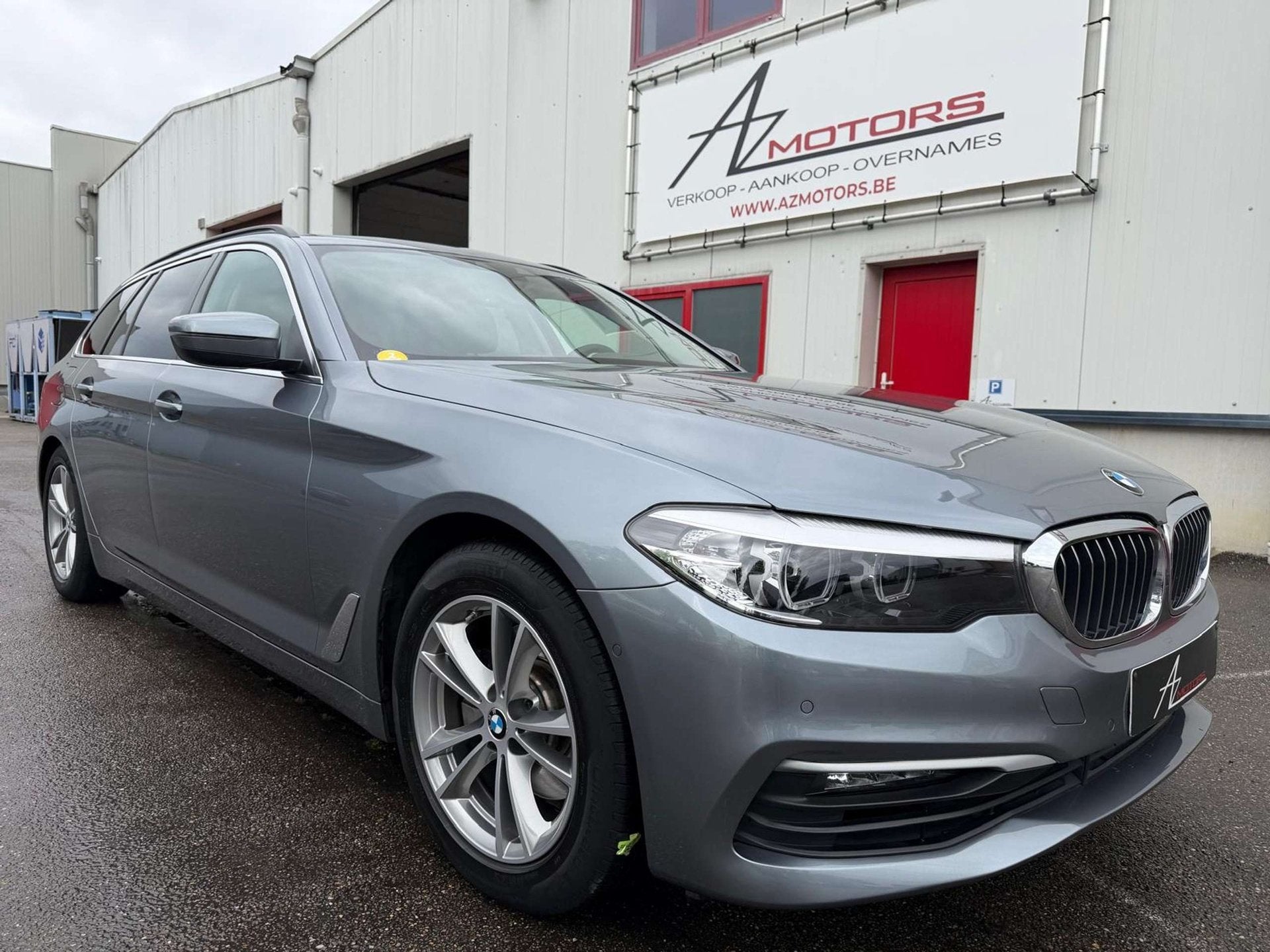 BMW 518 dA Touring Pano dak/Carplay/Leder/Camera, Automaat, Dealer onderhouden, 4 cilinders, Bedrijf