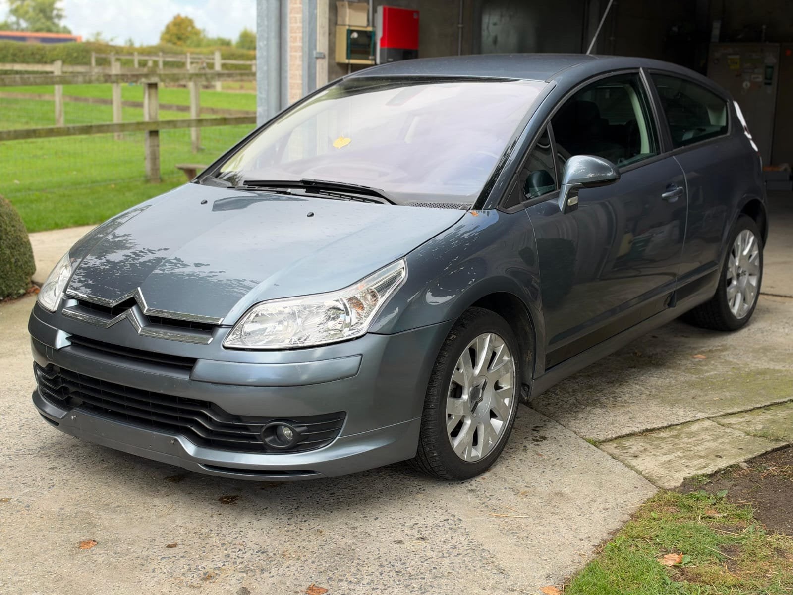 CITROËN C4 / AUTOMAAT! / AIRCO! / EURO 4! / GEKEURD VVK!, Auto's, Dealer onderhouden, Stof, Zwart, 1600 cc