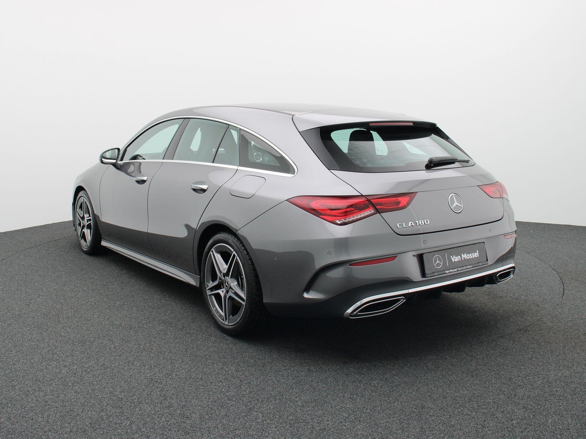 Mercedes-Benz CLA 180 AMG Line SHOOTING BRAKE 1Y USED GARANT, Auto's, Mercedes-Benz, Stof, Gebruikt, Zwart, 4 cilinders