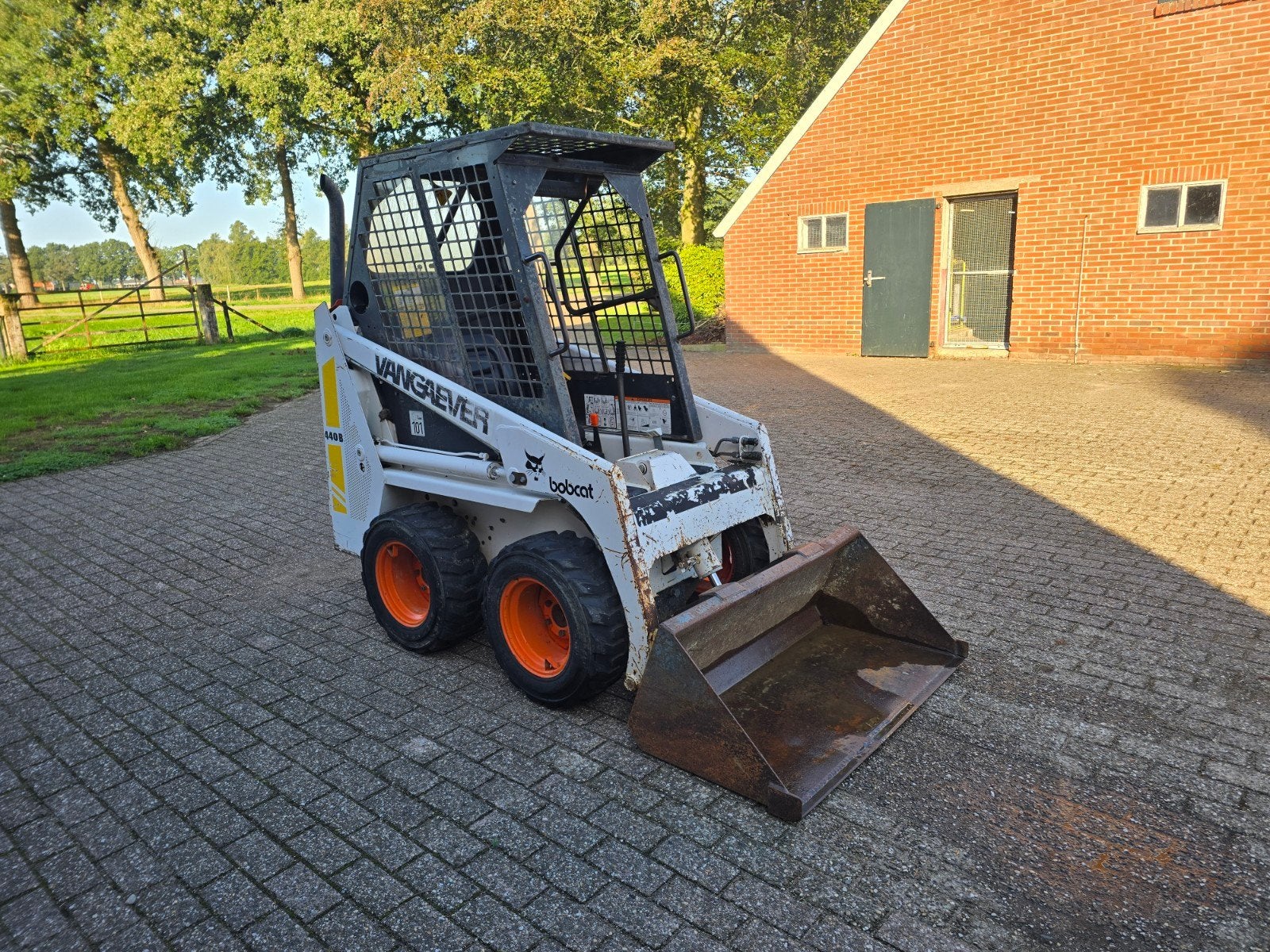 À vendre : chargeuse compacte Bobcat 440-B., Articles professionnels, Enlèvement ou Envoi, Chargeuse sur pneus ou Chouleur
