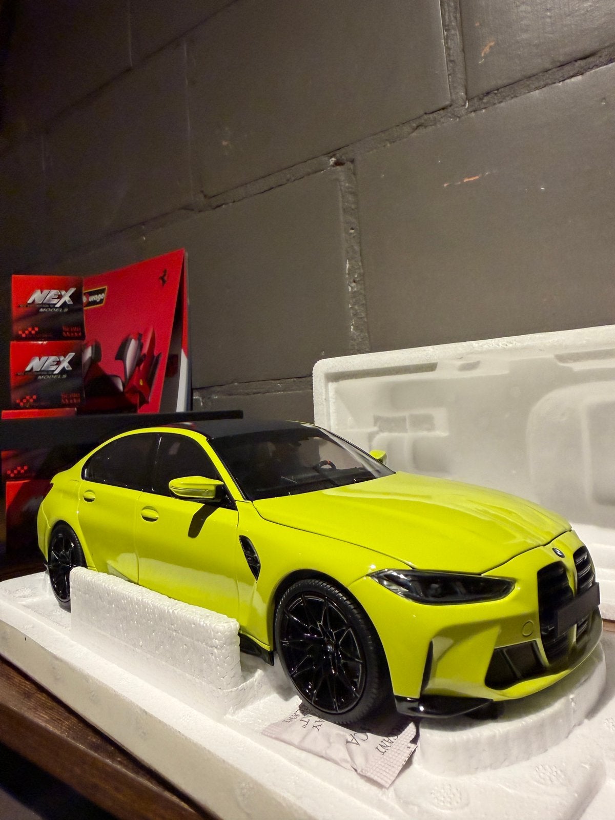 Minichamps Bmw G30 M3 Yellow, Hobby en Vrije tijd, Modelauto's | 1:18, Ophalen, Zo goed als nieuw, MiniChamps
