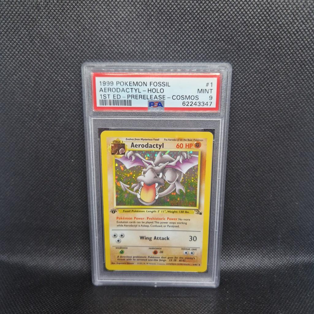 Aerodactyl Holo 1st Edition Prerelease Cosmos Fossil PSA 9, Hobby en Vrije tijd, Verzamelkaartspellen | Pokémon, Ophalen of Verzenden