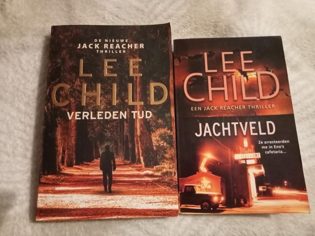 2 boeken Lee Child: Jachtveld & Verleden tijd (Jack Reacher), Livres, Thrillers, Enlèvement ou Envoi, Utilisé