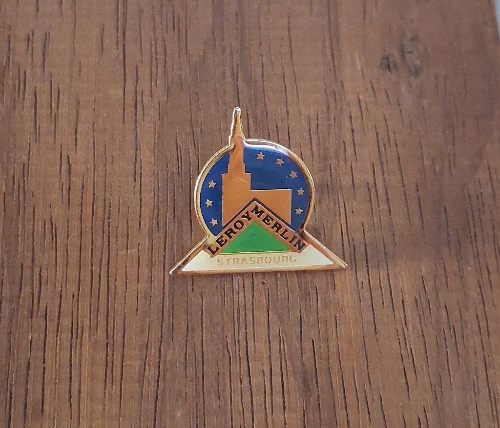 PIN - LEROY MERLIN - STRASBOURG, Envoi, Utilisé, Autres sujets/thèmes, Insigne ou Pin's