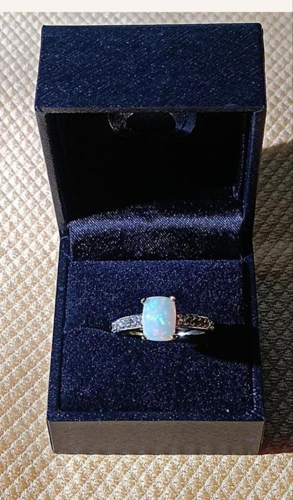 Vergulde sterling zilveren ring met Ethiopisch opaal, Ophalen, Geel, Nieuw, Met edelsteen