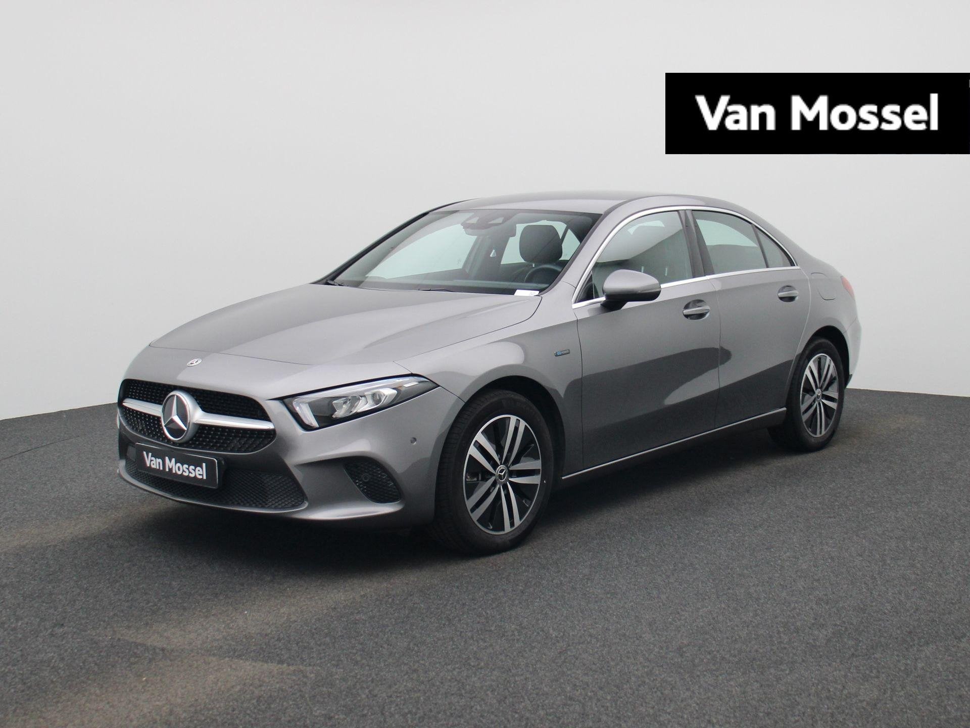 Mercedes-Benz A-Klasse 250 e Luxury Line (automatique), Autos, Achat, 16 kWh, Hybride rechargeable, Noir