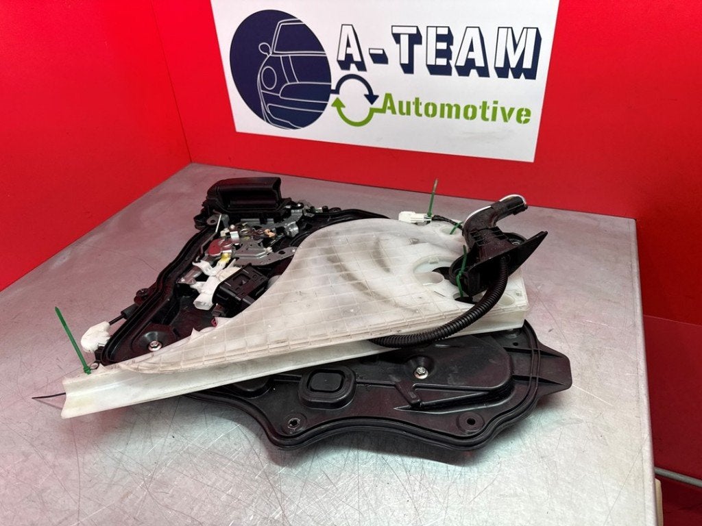 PORTIERSLOT LINKS ACHTER Mazda 5 (CWA9) (01-2010/-), Auto-onderdelen, Hitdorfer Straße 73
51371  Leverkusen, DE, Gebruikt, Mazda