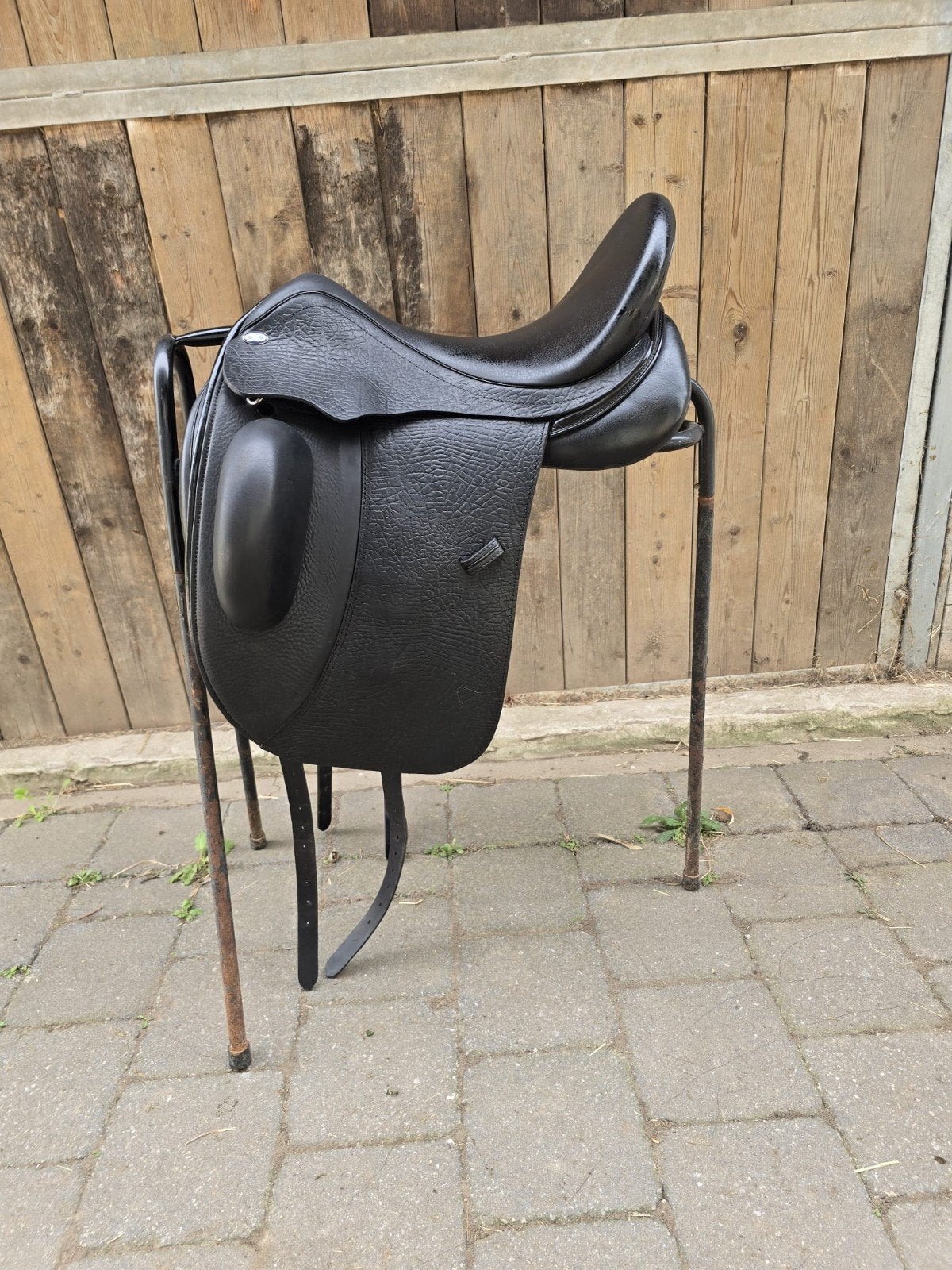Zo goed als nieuw Connect dressuurzadel 17,5 inch, Dieren en Toebehoren, Ophalen, Zo goed als nieuw, Dressuur, L (17.5 inch)