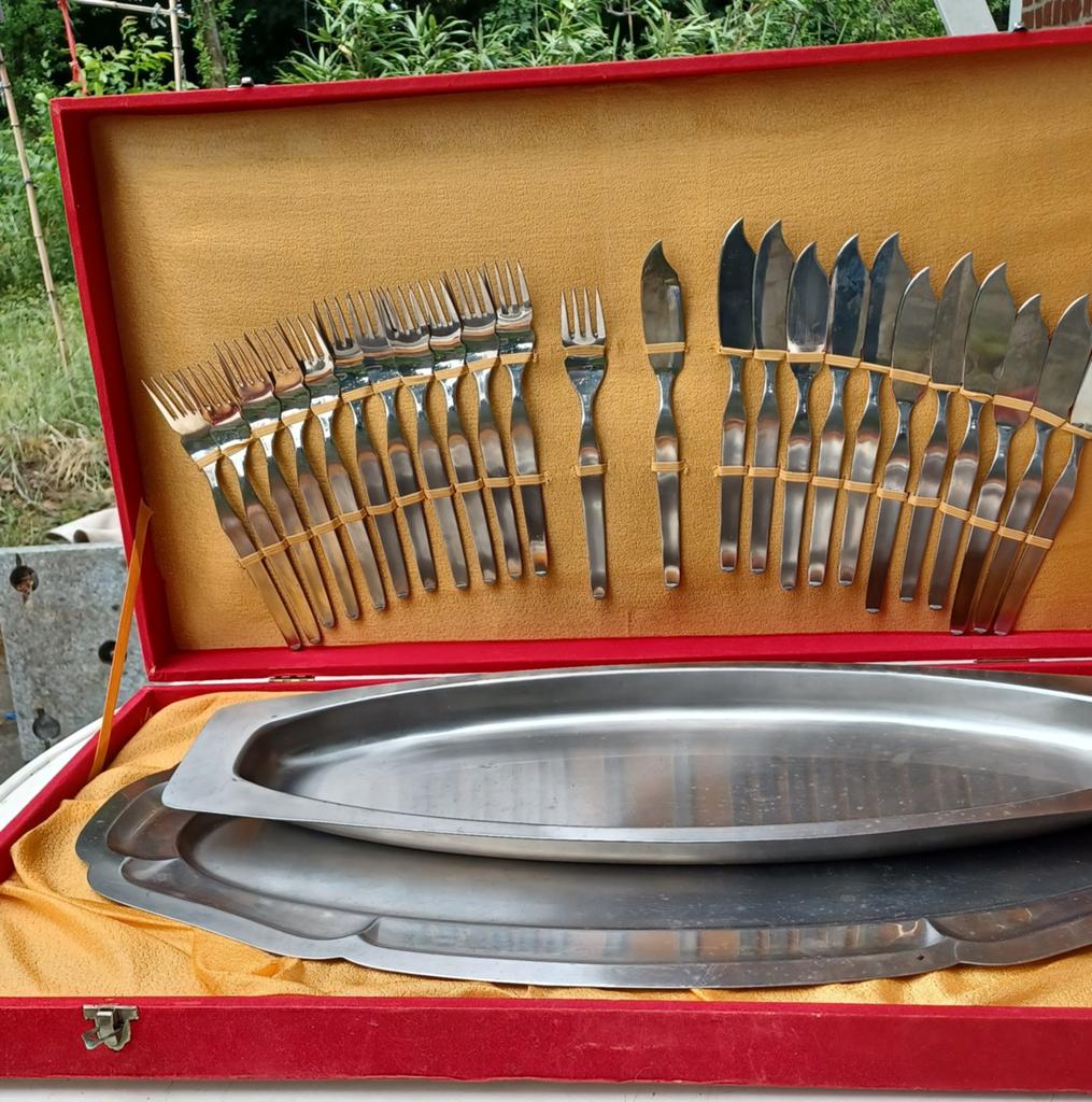 Couverts poisson dans valise, Antiquités & Art, Antiquités | Couverts, Enlèvement