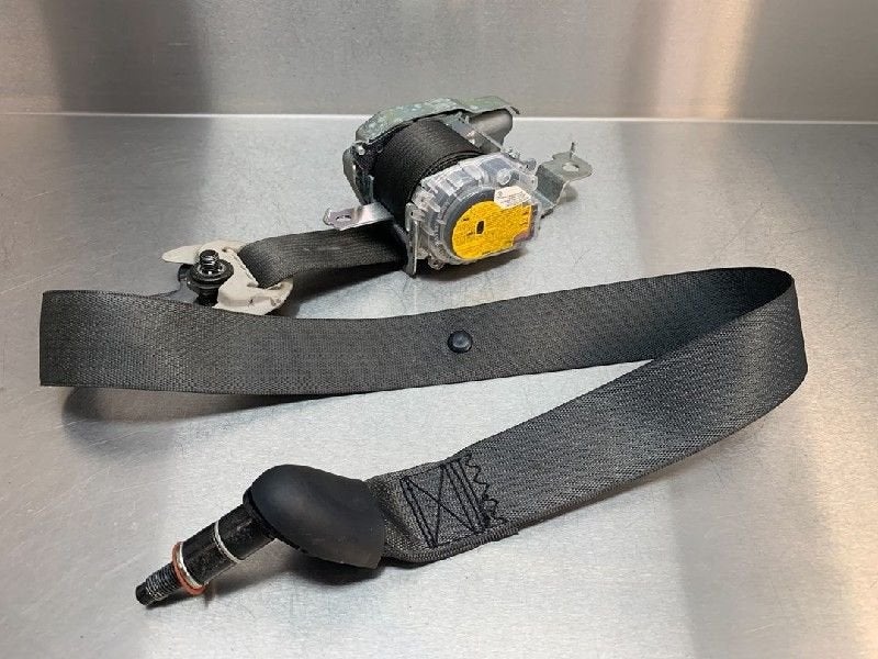 CEINTURE DE SECURITE AVANT DROIT Kia Carens III (FG), Utilisé, Kia