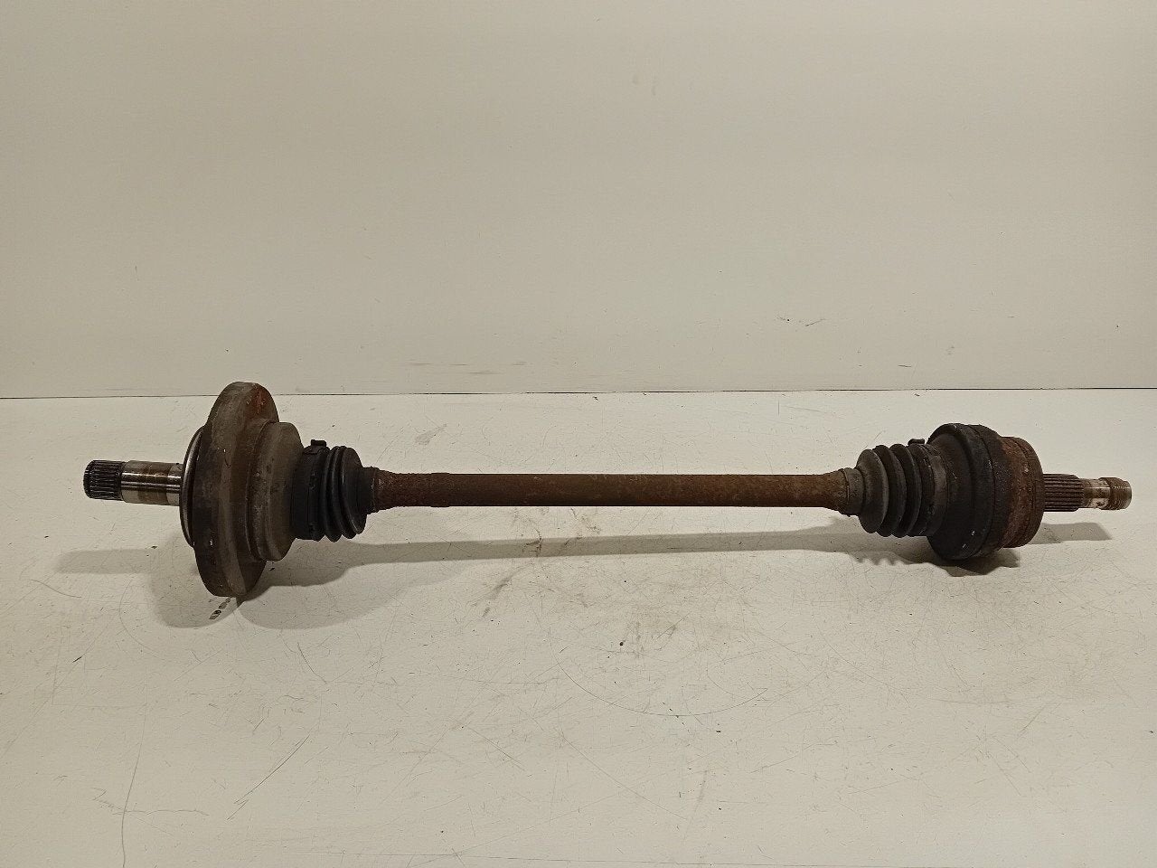 Aandrijfas links achter Mercedes-Benz CLS-Klasse, Onderdelen@venauto.nl, Van der Ven Autorecycling B.V., Gebruikt, Ettenseweg 76, 4706 PB Roosendaal, The Netherlands