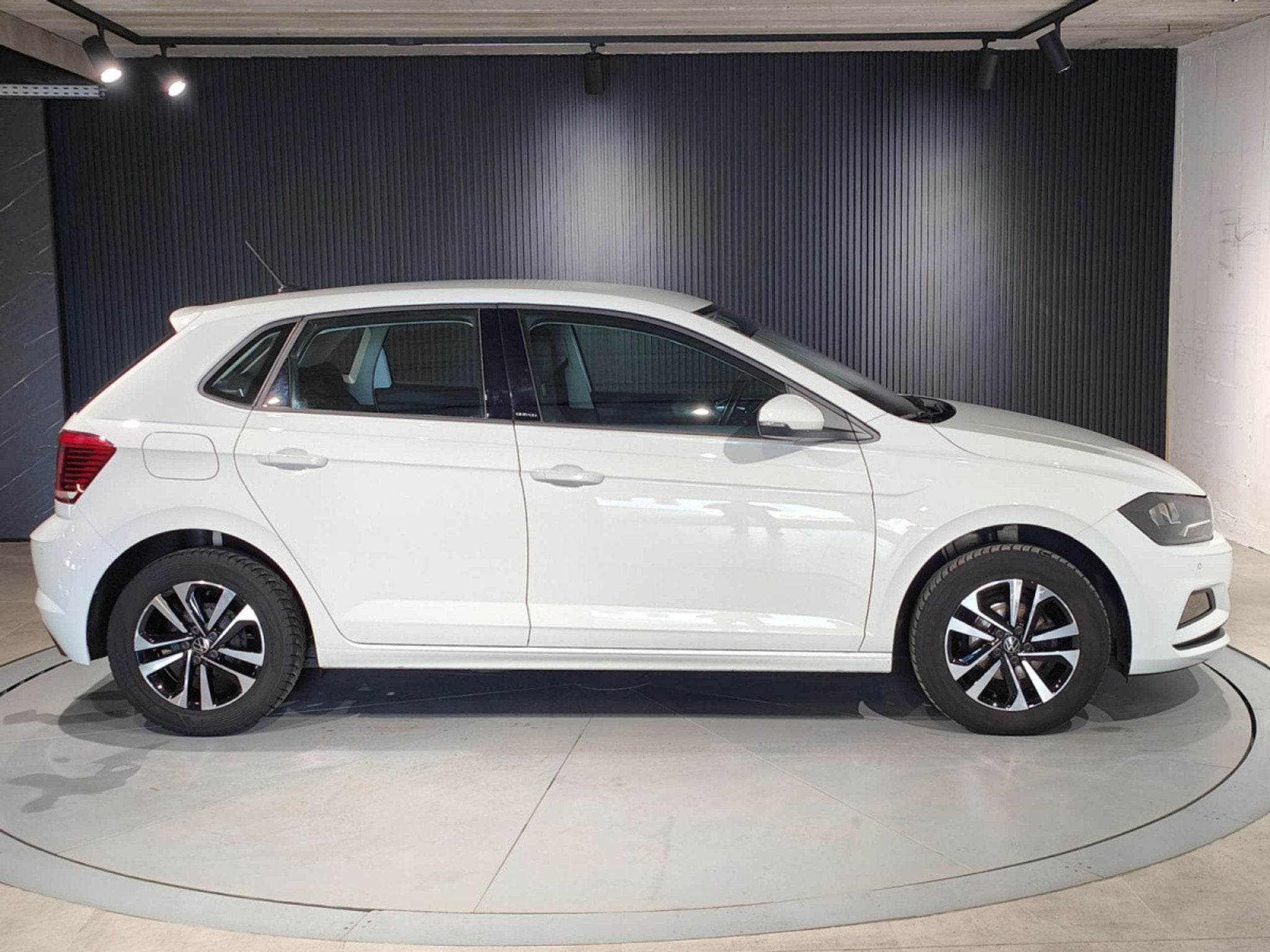 Volkswagen Polo 1.0i UNITED CARPLAY BLUETOOH RADAR AV ET ARR, 80 ch, Achat, Boîte manuelle, Noir