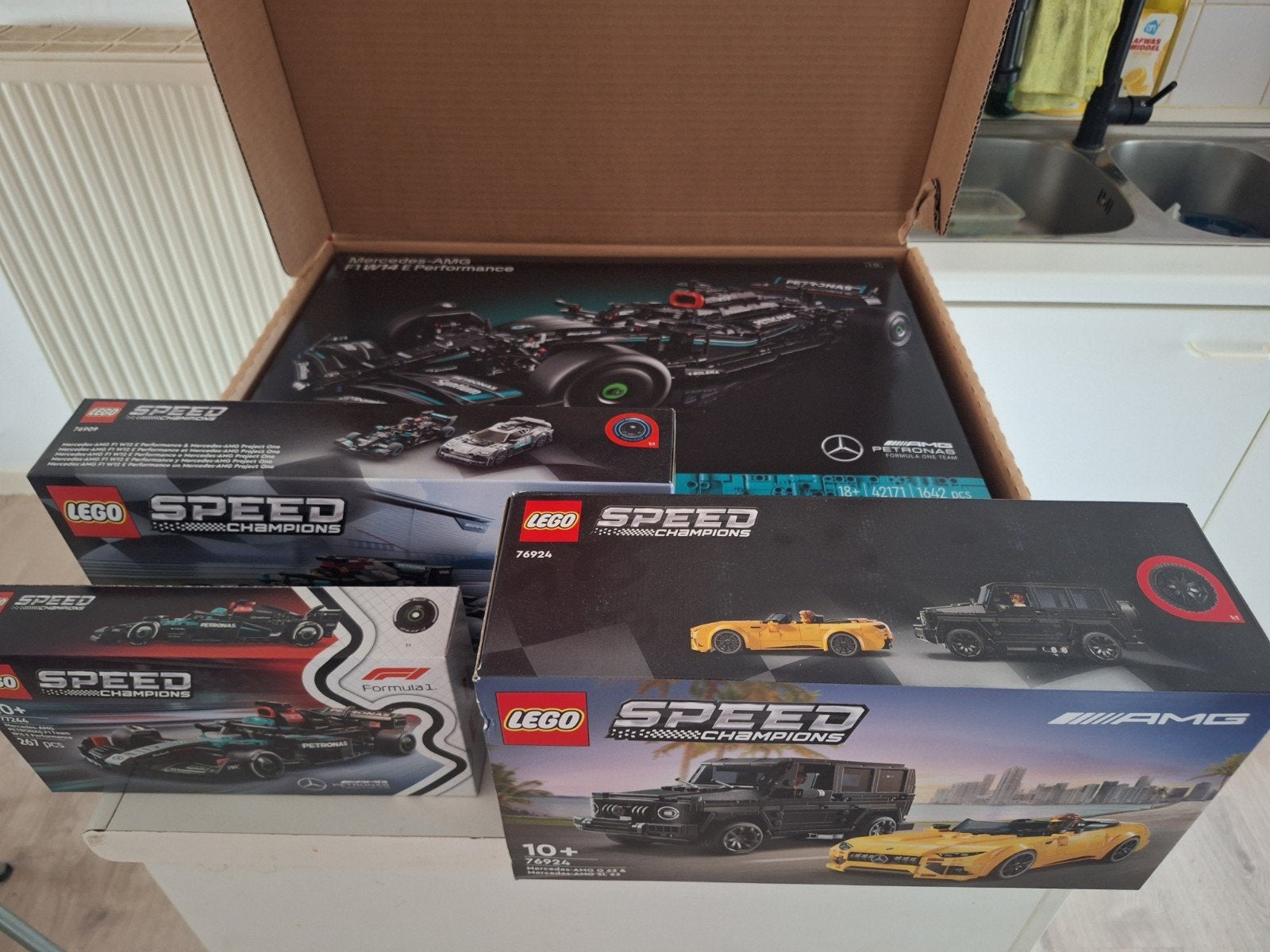 4 lego mercedes  dozen, nieuw in verpakking zie beschrijving, Hobby en Vrije tijd, Verzamelkaartspellen | Magic the Gathering