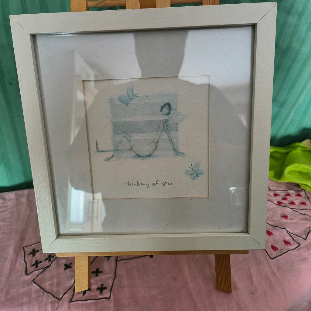 Witte kader met tekening in, Antiquités & Art, Enlèvement ou Envoi, Dessin, Dessin au crayon, Fait main