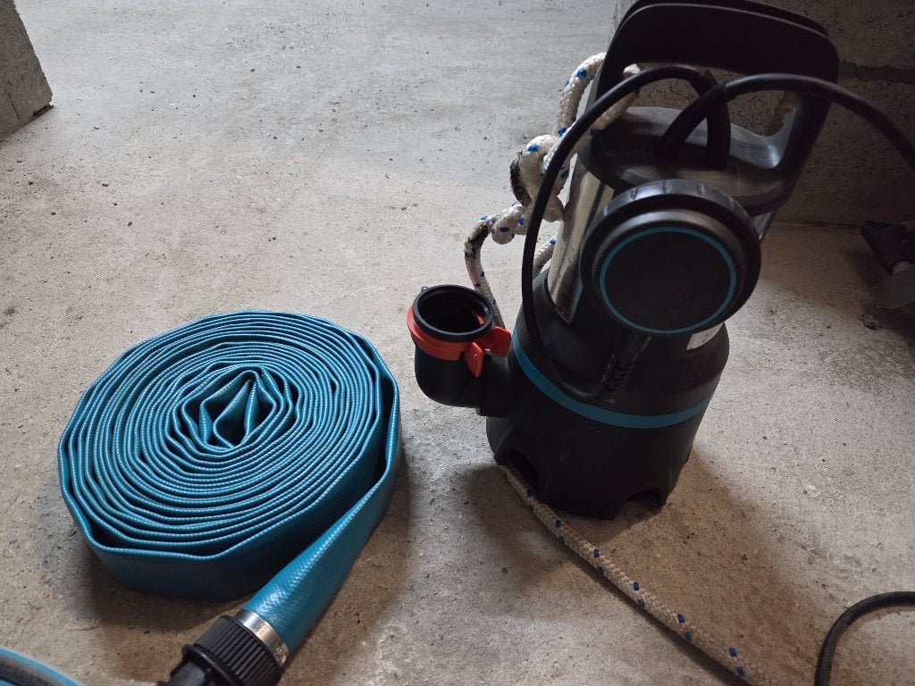 Vuilwaterpomp Gardena 16000liter per uur te huur, Ophalen, Zo goed als nieuw, Elektrisch, Overige typen