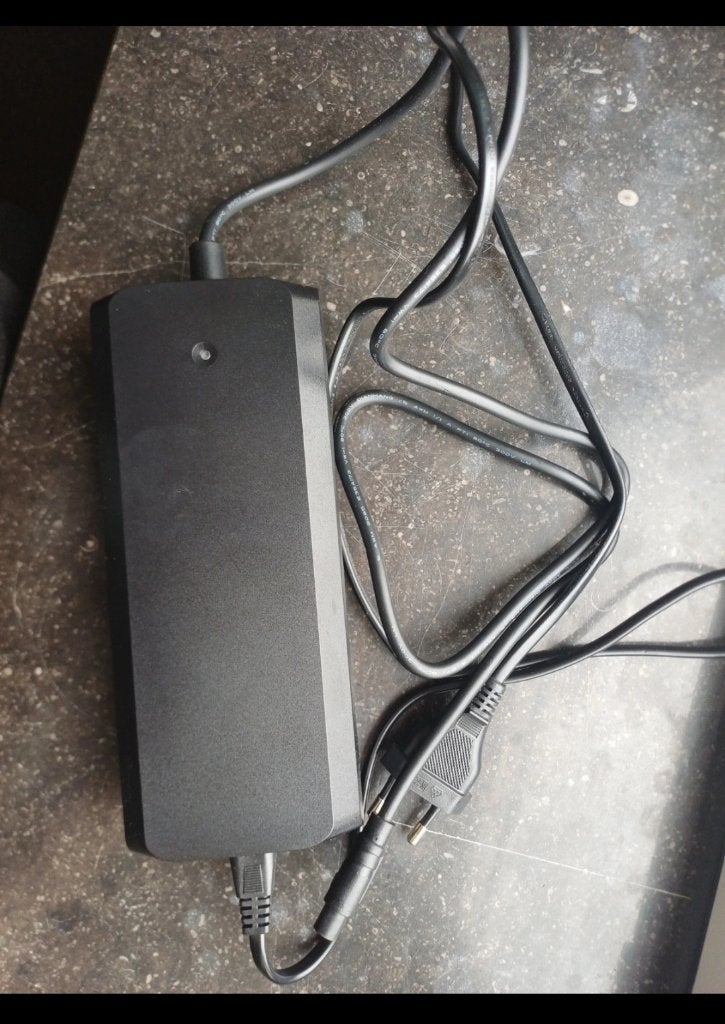 Chargeur de batterie pour vélo électrique, Enlèvement ou Envoi, Comme neuf