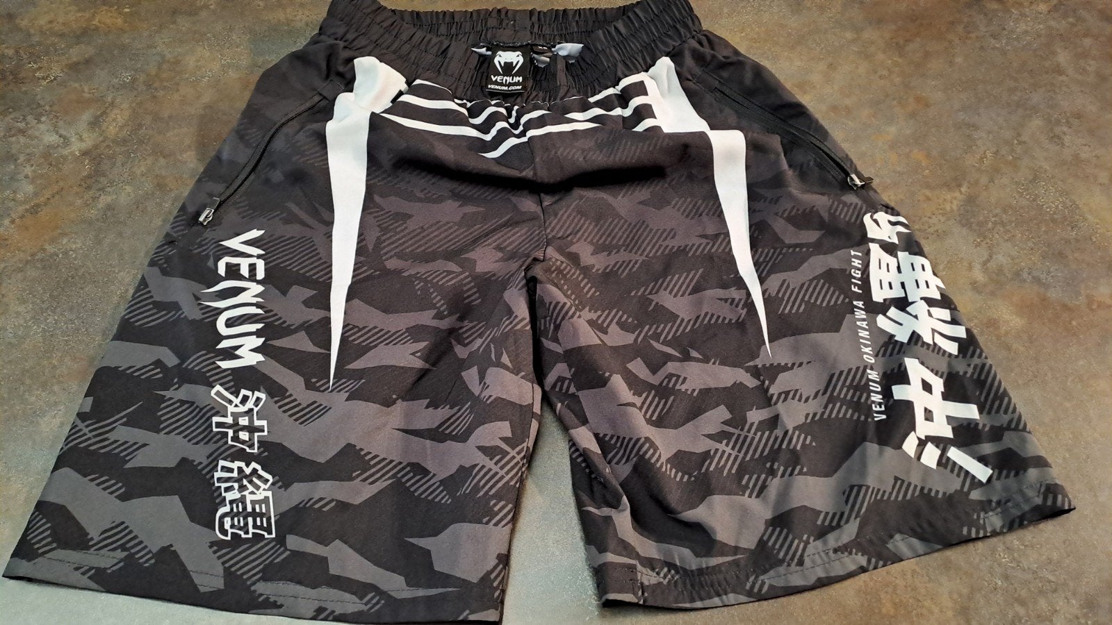 short de boxe Venum taille xs, poches zippées, Sport en Fitness, Vechtsporten en Zelfverdediging, Ophalen