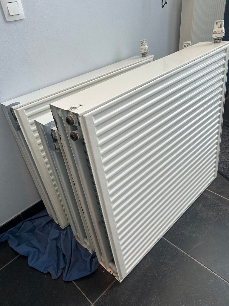 4 radiateurs à panneau blanc avec vanne thermostatique, Bricolage & Construction, Enlèvement