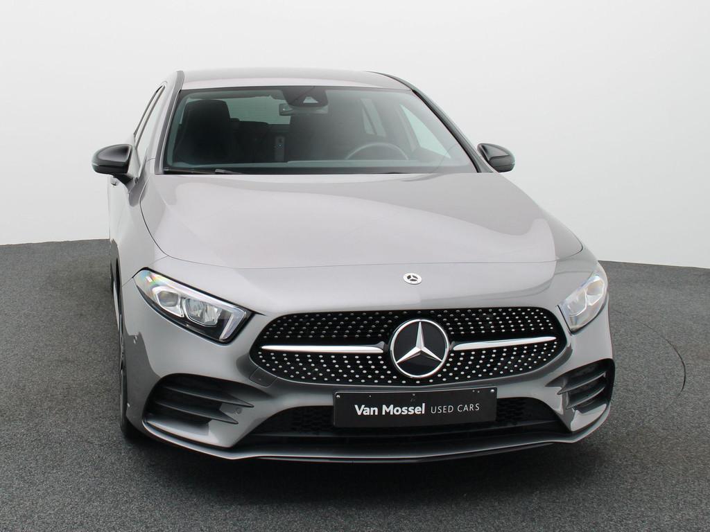 Mercedes-Benz A 180 + AMG LINE + LED + CAMERA + 1Y USED GARA, Stof, Gebruikt, 4 cilinders, 136 pk