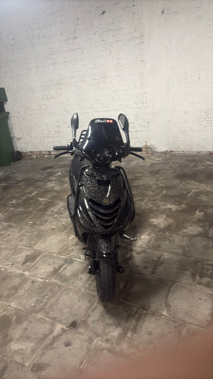 Zip 180 cc a klasse carbo, Vélos & Vélomoteurs, Cyclomoteurs | Vespa, Enlèvement ou Envoi, Comme neuf