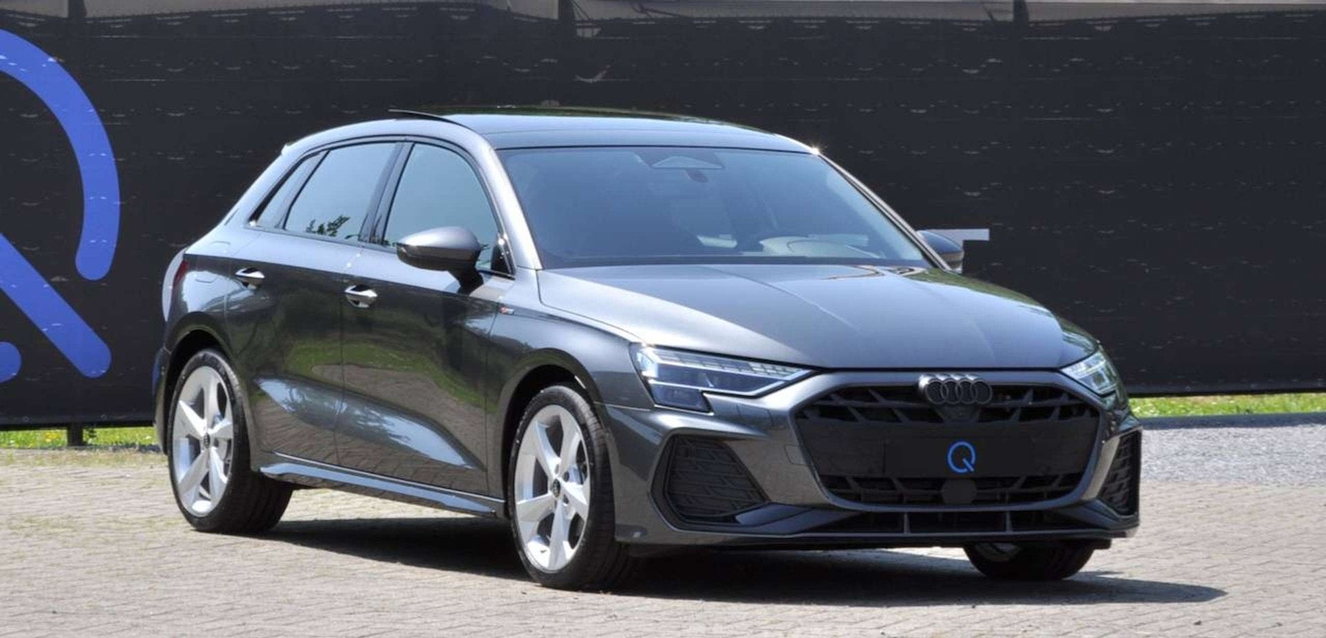 Audi A3 1.5 35 TFSI S-LINE INT/EXT SONOS PANODAK CARPLAY, Argent ou Gris, Achat, Entreprise, Entretenue par le concessionnaire