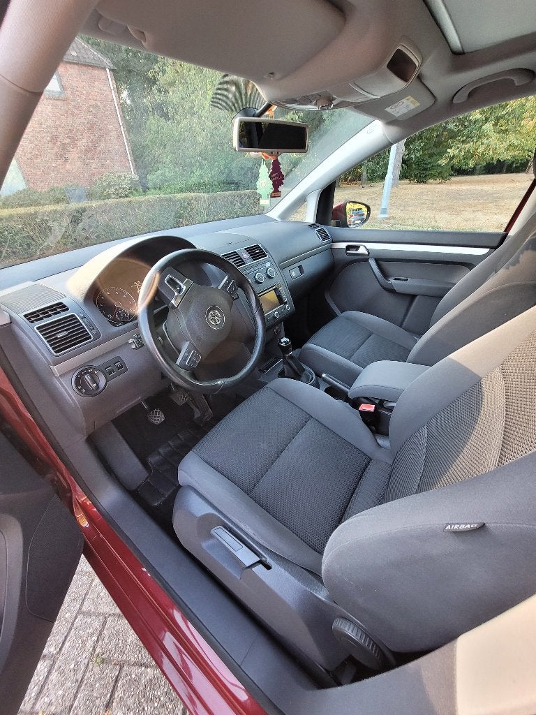 Touran Trendline, Autos, Rouge, Euro 5, Achat, 4 portes