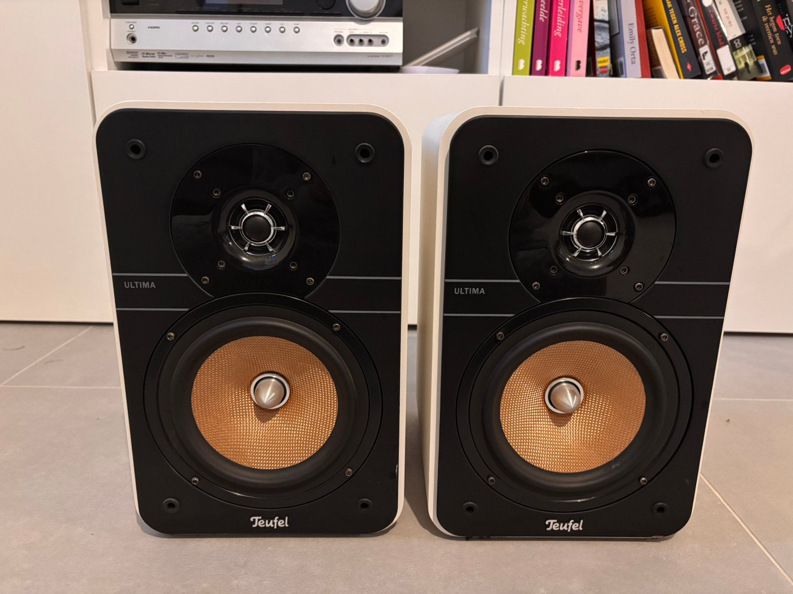 Teufel Ultima 20 Mk3 luidsprekers in het wit, Audio, Tv en Foto, Ophalen, Zo goed als nieuw, 60 tot 120 watt, Geschikt voor surround/home cinema