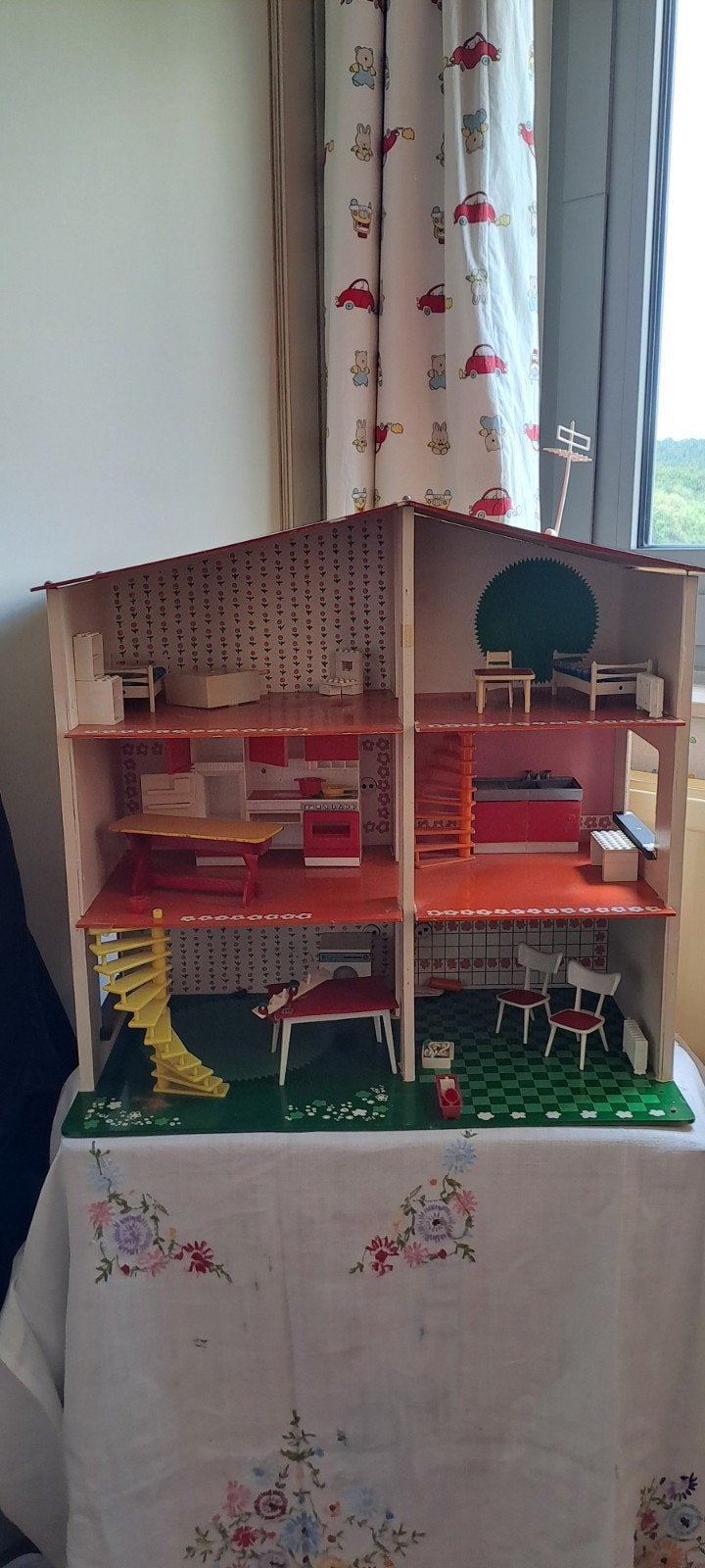 Maison pour petits personnages de la taille des Playmobil., Enlèvement