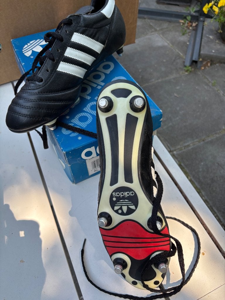 NIEUW Adidas voetbal schoenen - maat 42 2/3, Sport en Fitness, Voetbal, Ophalen, Nieuw, Schoenen