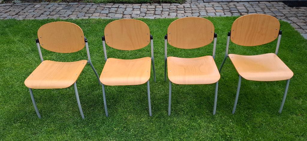 Chaise industrielle/chaise d'école en bois empilable vintage, Maison & Meubles, Chaises, Comme neuf, Quatre, Bois, Métal, Brun