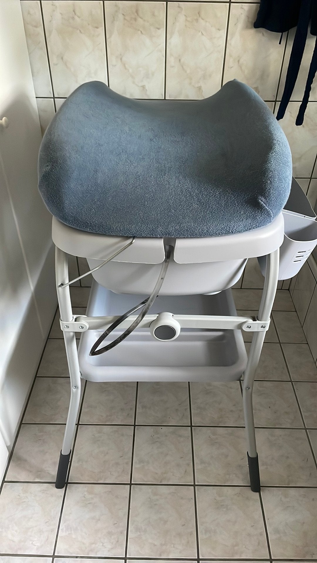 Baby badje/verzorgingstafel van het merk Chico, Gebruikt, Badje, Standaard, Ophalen