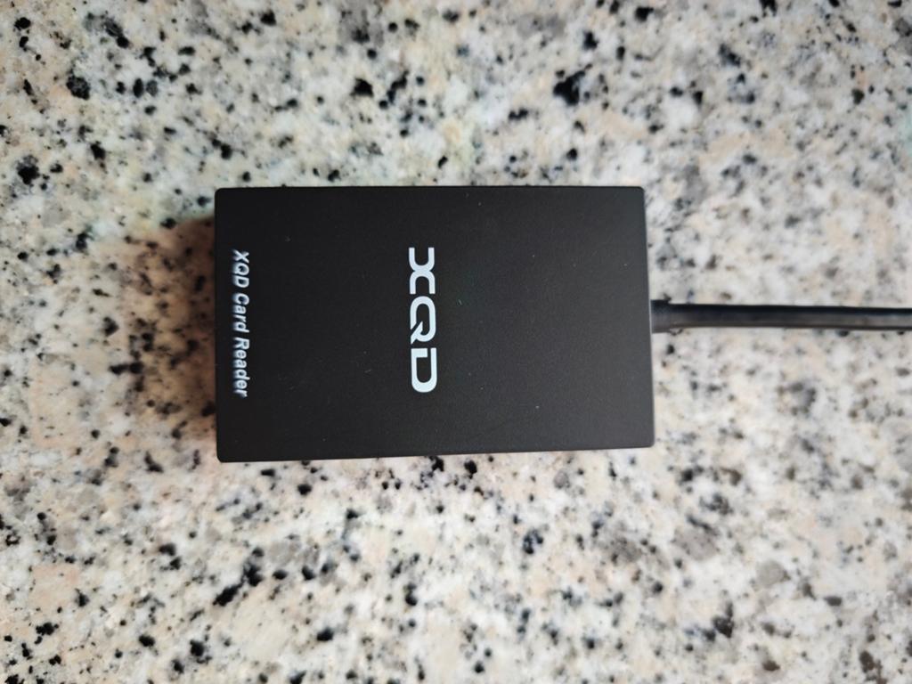 Lecteur de cartes XQD et SD. Prix fixe de 12€., Enlèvement, Neuf, XQD