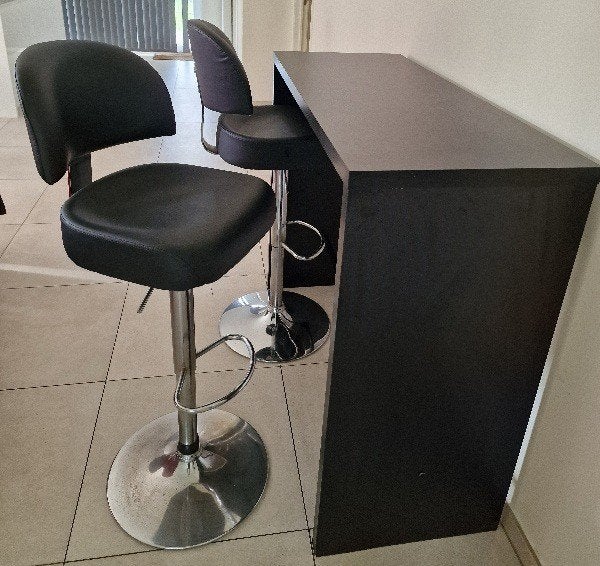 zwarte bartafel en 2 barkrukken, Ophalen, Gebruikt, Zwart