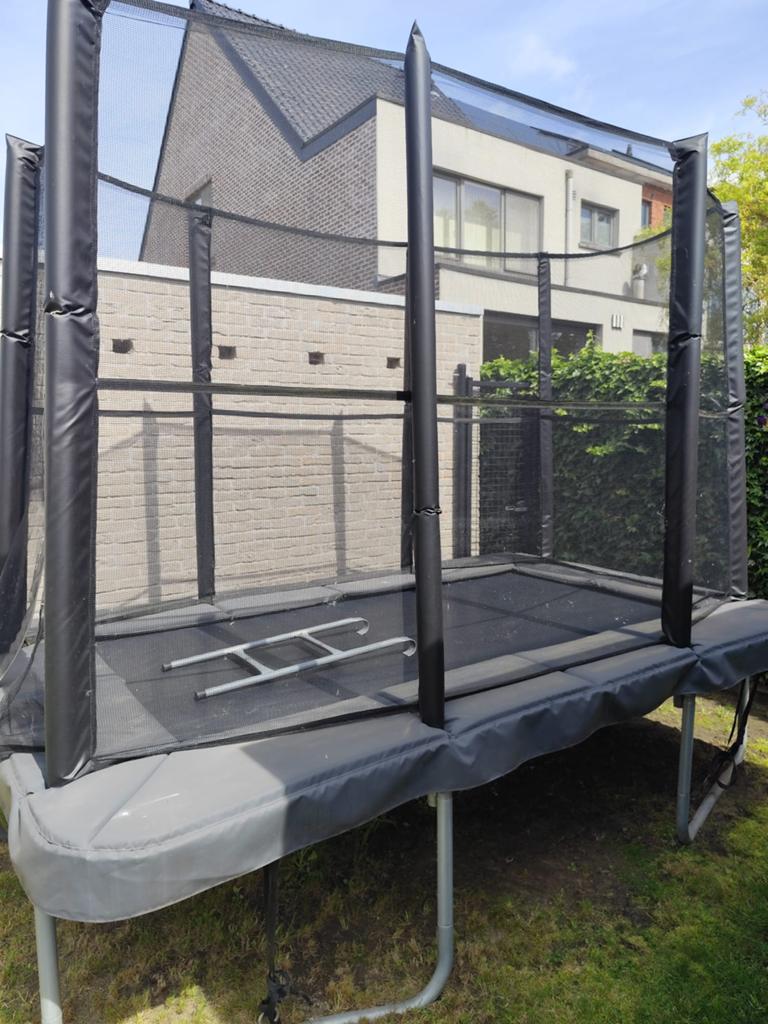 Grote rechthoekige trampoline van de betere kwaliteit!, Kinderen en Baby's, Speelgoed | Buiten | Trampolines, Ophalen, Gebruikt