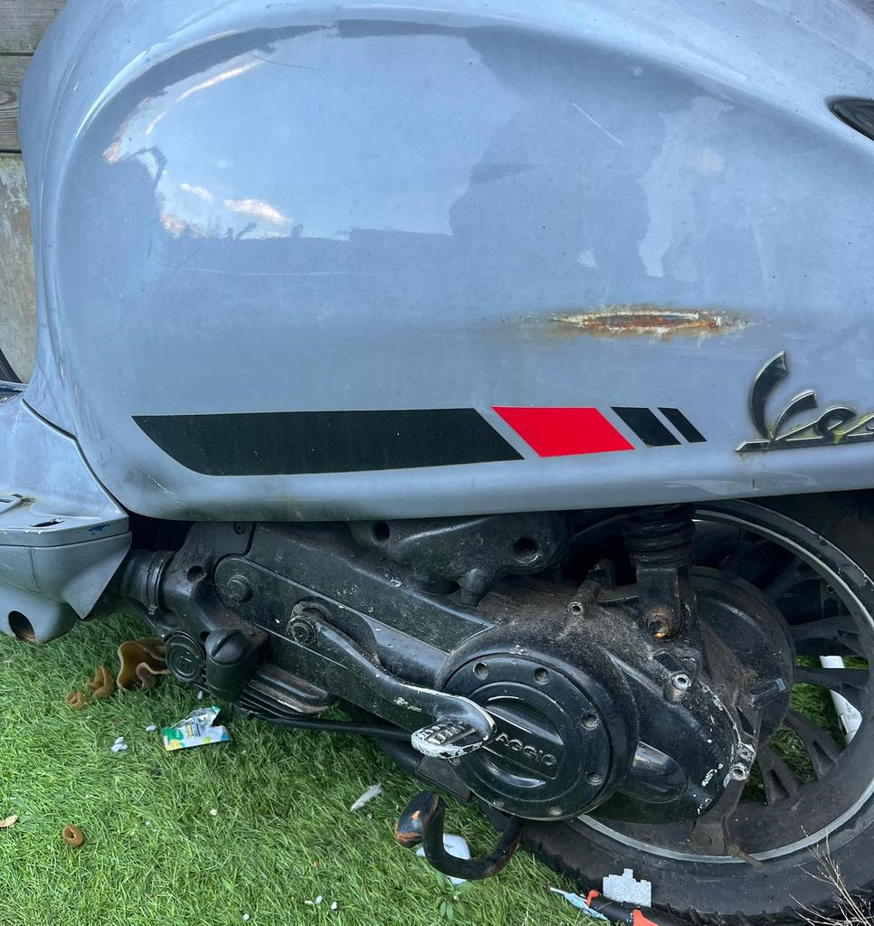 Vespa sprint voor onderdelen, Ophalen, Vespa