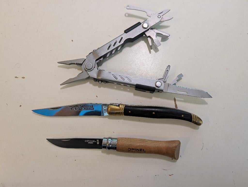 3 x zakmes: Laguiole la fidele, opinel no 6,gerber multitool, Enlèvement ou Envoi, Comme neuf