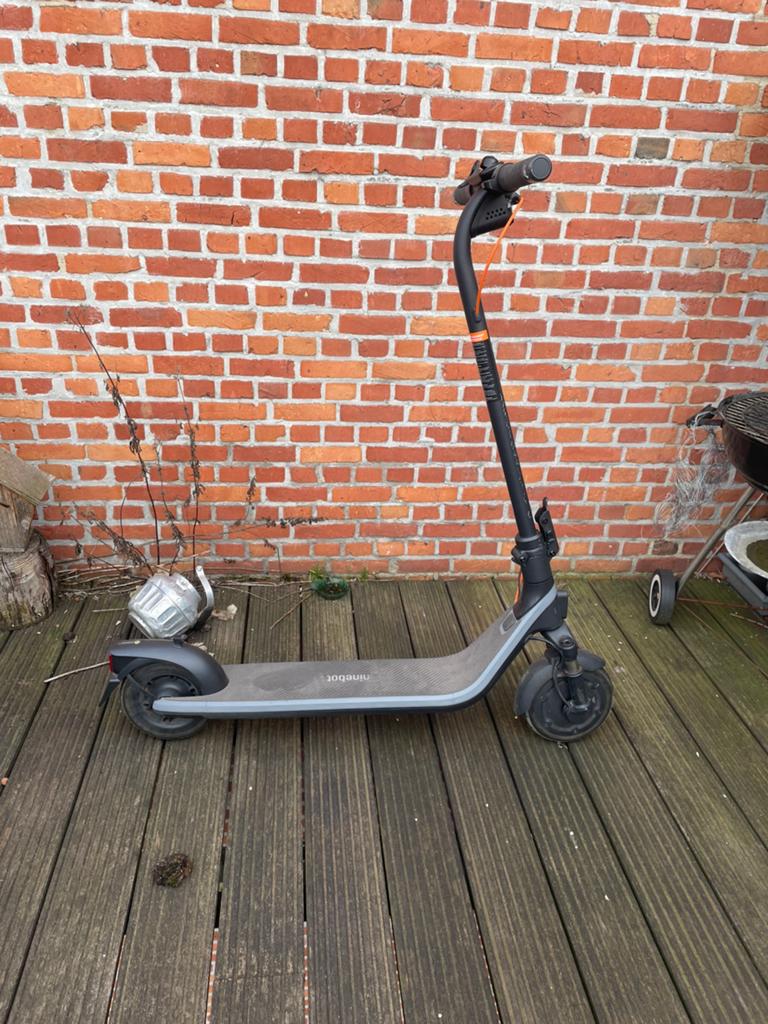 Trotinette électrique Ninebot E2 Plus II E, Enlèvement, Utilisé, Step électrique (E-scooter)