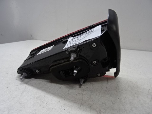 ACHTERLICHT LINKS ACHTERKLEP Audi A4 (B9) (8W5945093C), Auto-onderdelen, Gebruikt, Audi