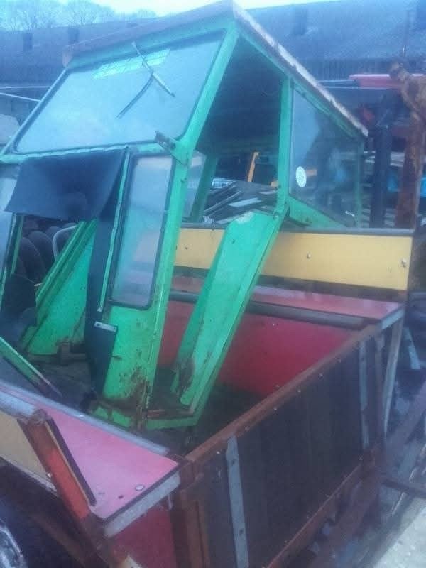calandre de cabine de tracteur, Enlèvement