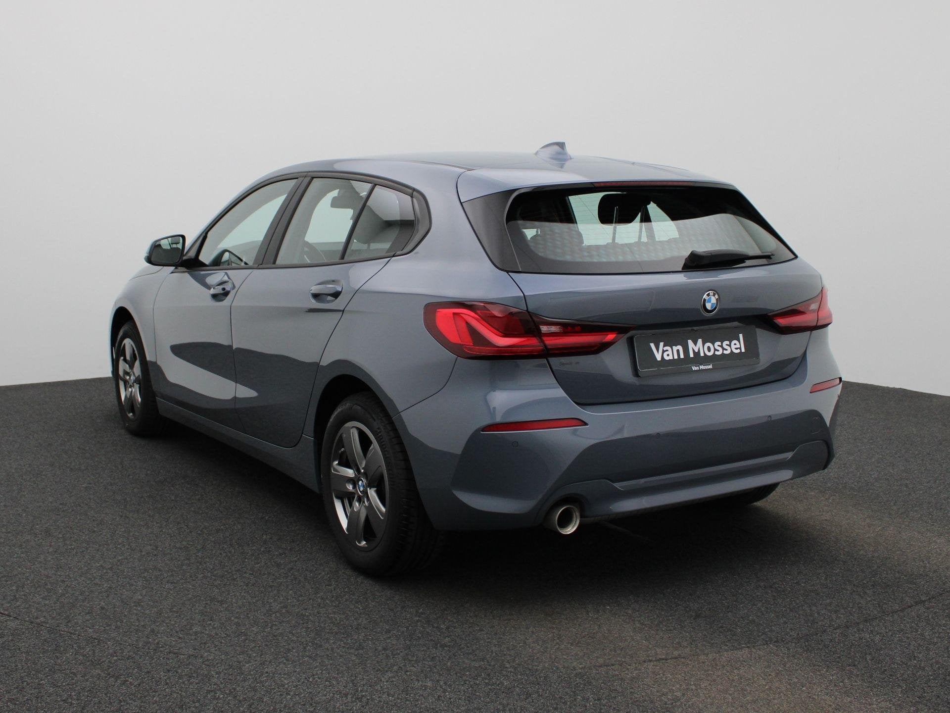 BMW 1 Serie Hatch 118iA (100 kW) (automatique), Autos, BMW, 100 kW, Argent ou Gris, Achat, 129 g/km