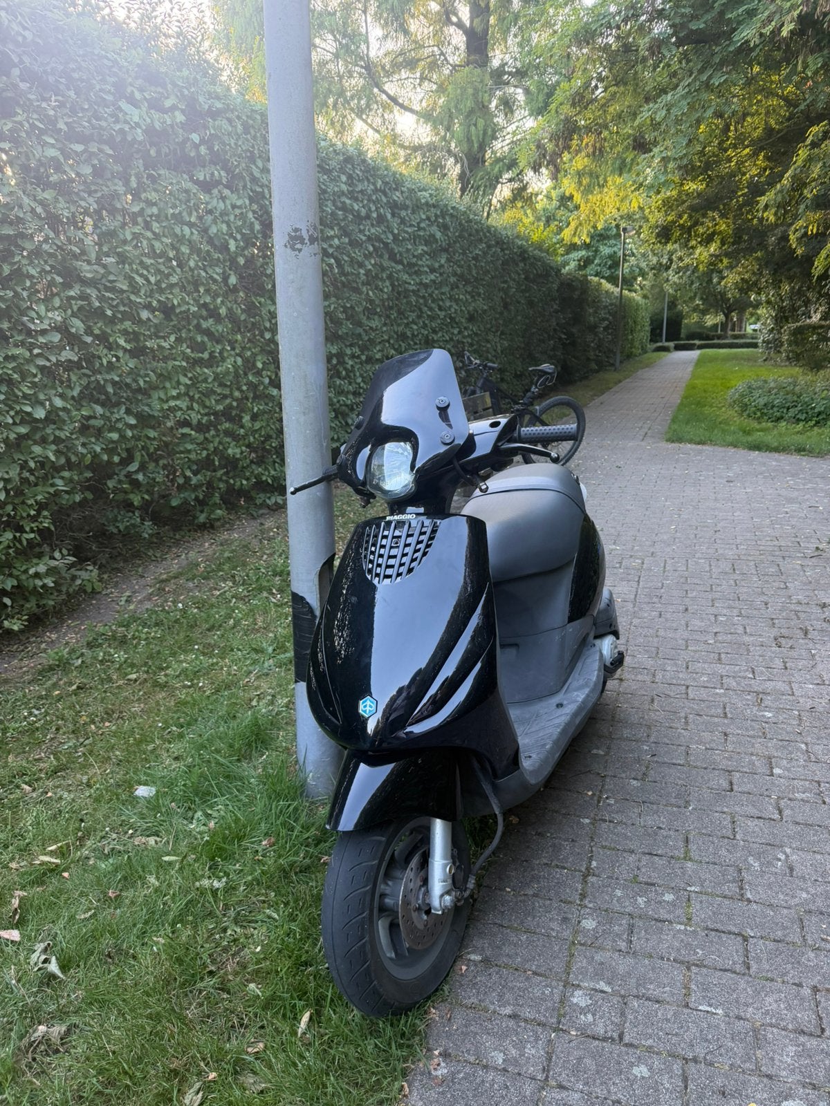 Piaggio zip 4t (liefst ruilen 2t), Fietsen en Brommers, Scooters | Piaggio, Ophalen, Zo goed als nieuw, Zip