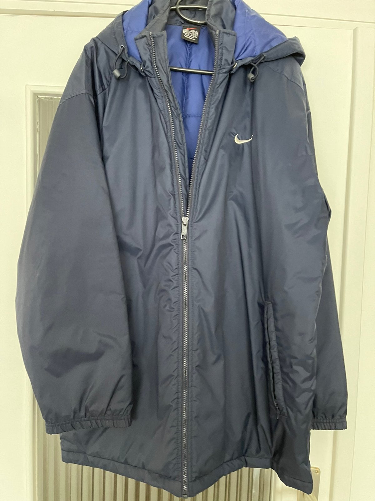 Veste Nike Taille L. Résistant à la pluie, Vêtements | Hommes, Envoi, Porté