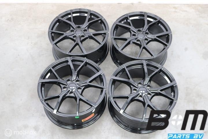 NIEUW! 18 inch velgen VW Golf / Audi A3! 5x112 ET45 8,0J ., Auto-onderdelen, Banden en Velgen, 18 inch, Gebruikt, Velg(en), Personenwagen