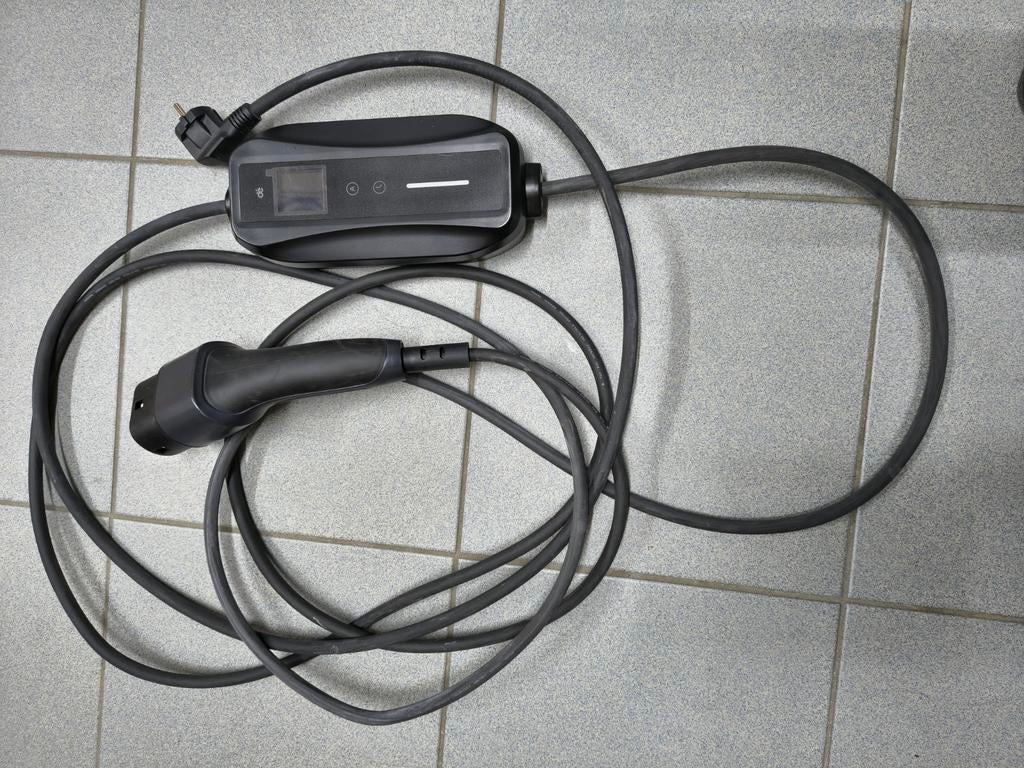 le chargeur EV, type 2, Schuko, portable, 3,7 kW,, Autos : Divers, Bornes de recharge, Enlèvement, Borne de recharge