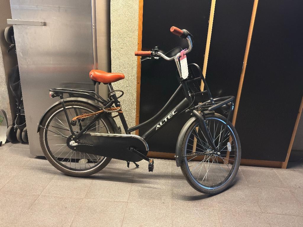 Altec Dutch Transportfiets 24 Inch N3 - Mat Zwart, Fietsen en Brommers, Fietsen | Meisjes, Zo goed als nieuw, 24 inch, Handrem