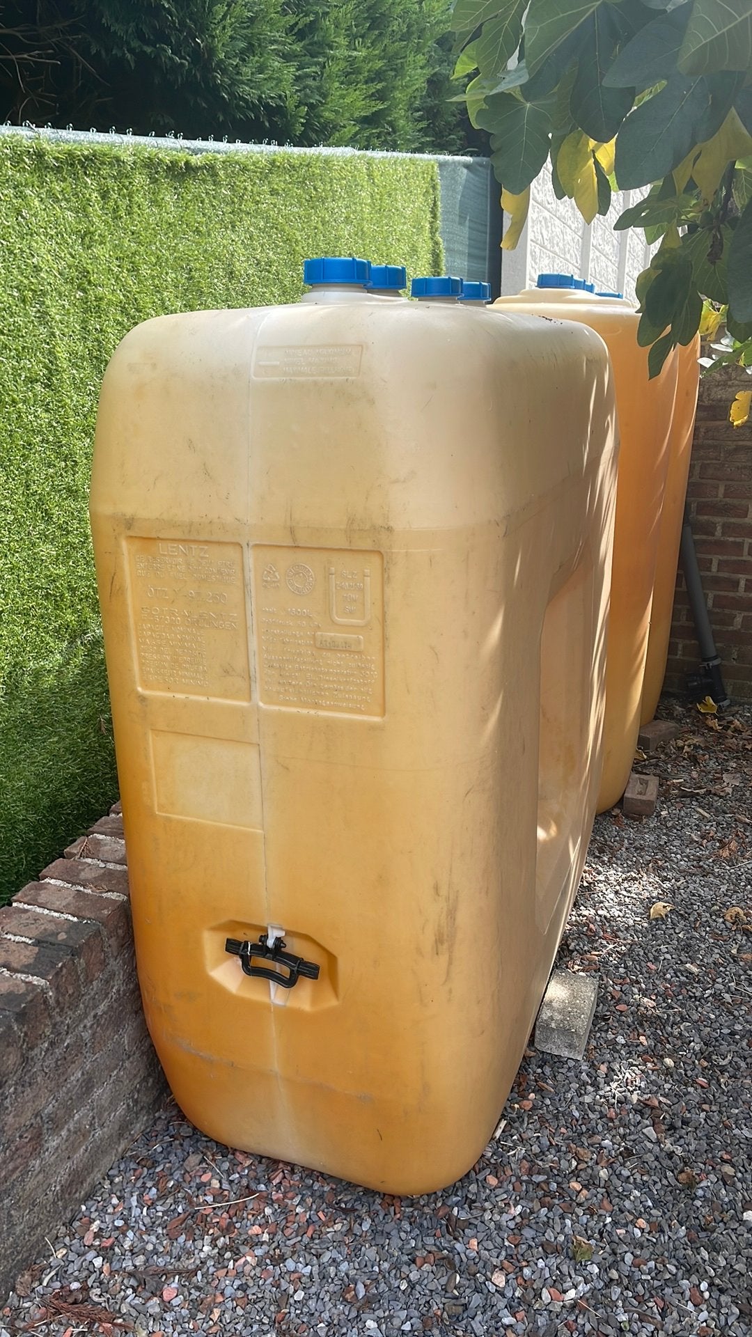 2x regentonnen elk 1500ltr, Ophalen, Zo goed als nieuw