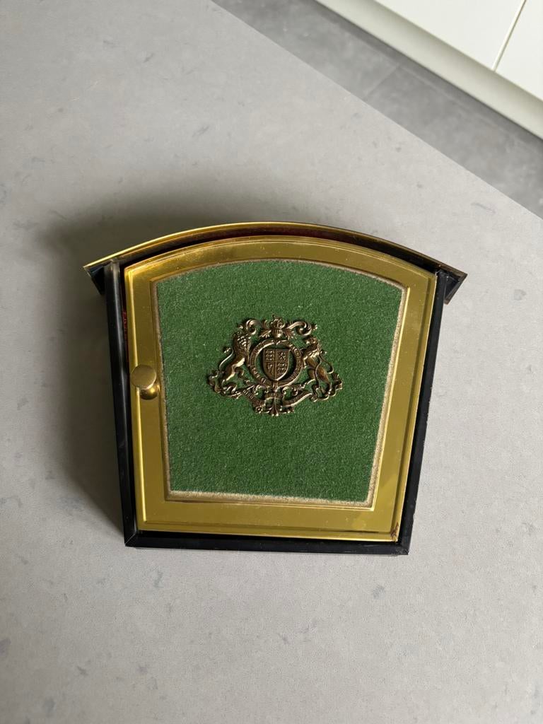 Boîte à clés britannique des années 1900, Enlèvement ou Envoi