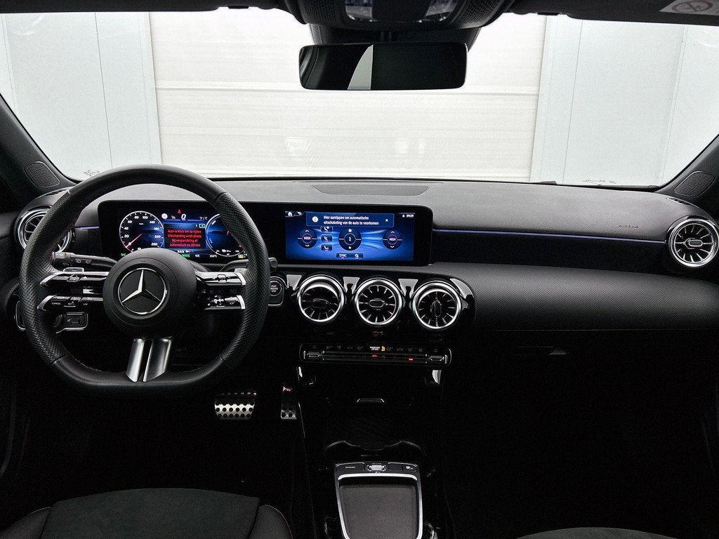 Mercedes-Benz A-klasse 250 e Hatchback AMG Line Night Pack |, Stof, Gebruikt, Zwart, 16 kWh
